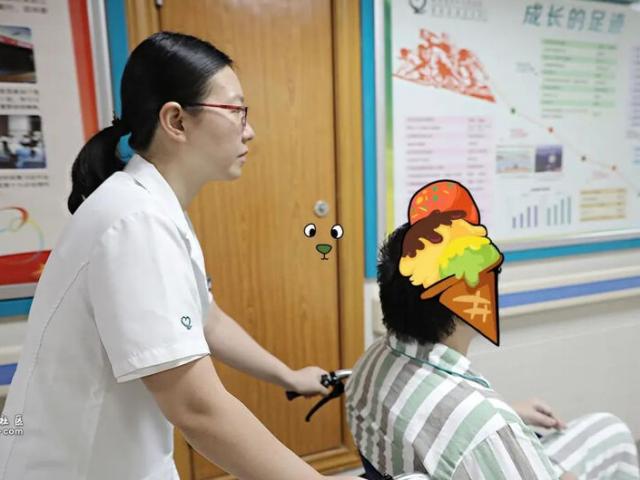 Sức khỏe đời sống - 2 ngày lại nạp 1 cốc đồ uống "vạn người mê", khớp tay và chân thiếu niên 18 tuổi bị biến dạng