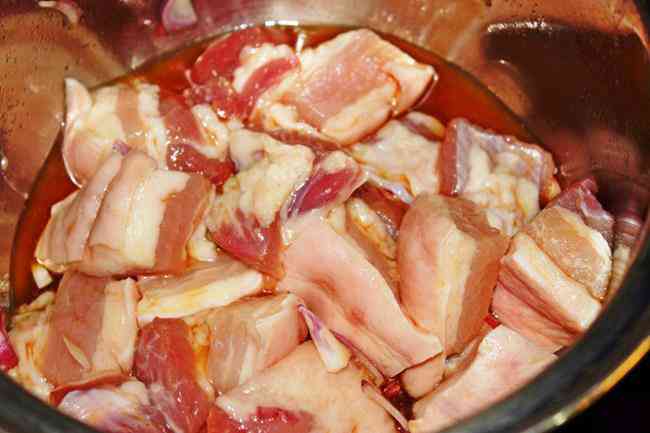 Thịt ba chỉ để ướp thịt miếng