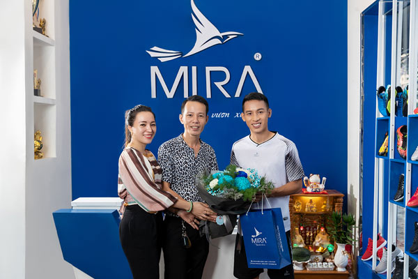 Quả bóng vàng Đỗ Hùng Dũng làm đại diện thương hiệu cho Mira - 2