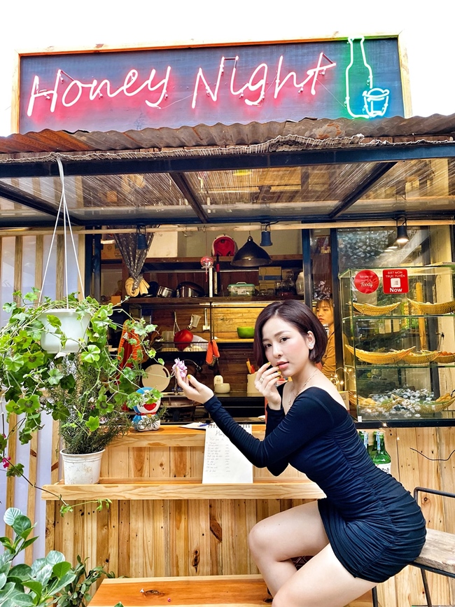 Cuộc sống hiện tại của hot girl thị phi vẫn được nhiều người hâm mộ quan tâm.

