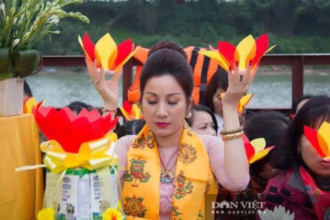 Vợ Đường Nhuệ đã dùng dây vải vụt vào mặt nạn nhân Ngọc Anh, đánh vào mặt nam thanh niên nhiều nhát. (Ảnh minh hoạ)