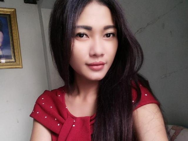 Phi thường - kỳ quặc - Quảng cáo bán đất, "tặng kèm" chị dâu xinh đẹp nếu hợp với khách mua