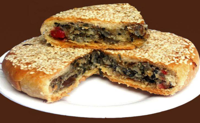 Để thỏa mãn những thực khách yêu thích món ăn này, một nhà hàng đã sáng chế ra bánh trung thu nhân “meicai kourou” - bánh trung thu nhân thịt lợn om rau sốt nước tương.
