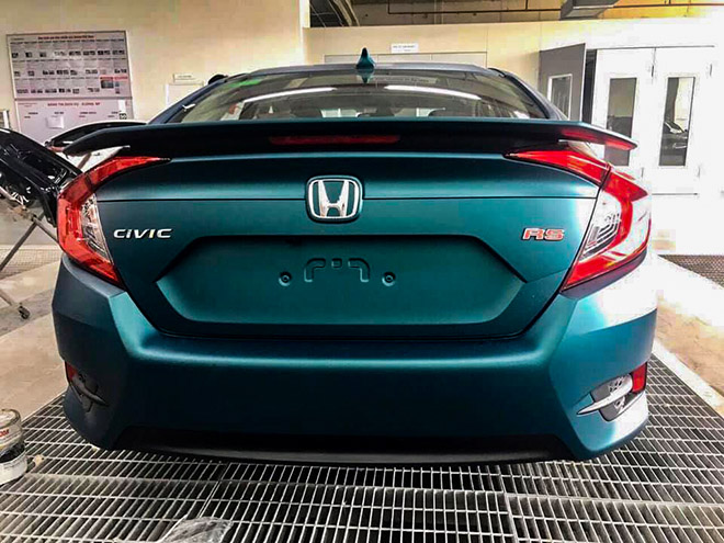 Đại lý Honda tung thêm màu độc cho dòng Civic RS tại Việt Nam - 2