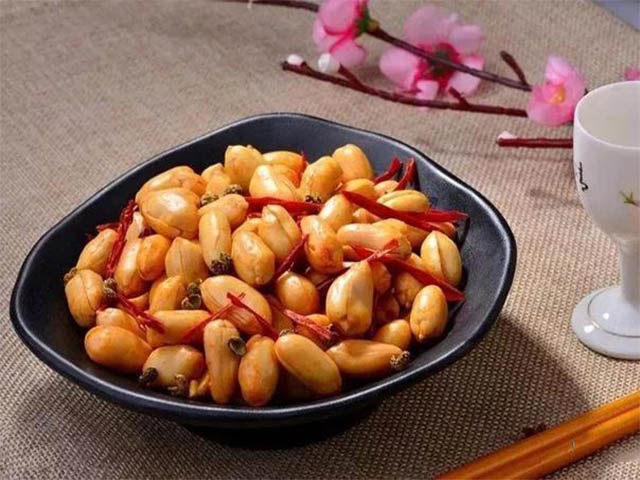 Ẩm thực - Chán chẳng muốn ăn gì, thử làm món ăn "con nhà nghèo" này, vị ngon lạ ai cũng phải trầm trồ