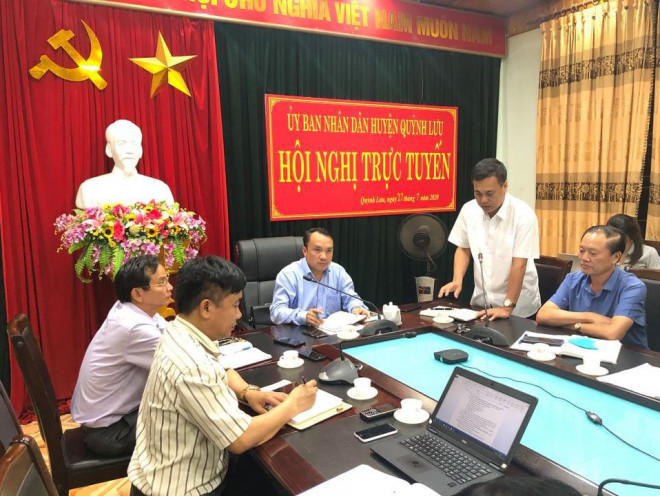PGS-TS Dương Đình Chỉnh, Giám đốc Sở Y tế Nghệ An, có mặt tại huyện Quỳnh Lưu, nơi bệnh nhân 435 về thăm quê, chỉ đạo phòng dịch Covid-19