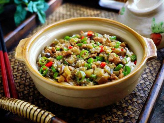 Ẩm thực - Đừng ra ngoài ăn trưa nữa, làm ngay món mì trộn này mang đi vừa ngon lại an toàn