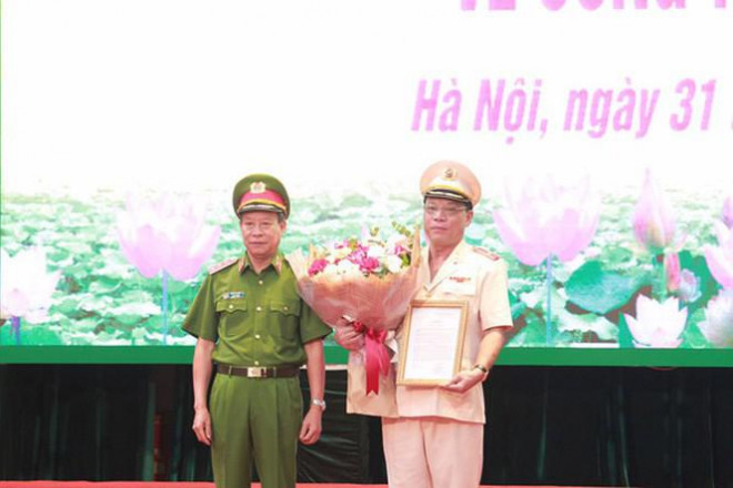 Thượng tướng Lê Quý Vương,&nbsp;Thứ trưởng Bộ Công an trao Quyết định bổ nhiệm chức vụ Giám đốc CATP&nbsp; Hà Nội đối với Thiếu tướng Nguyễn Hải Trung