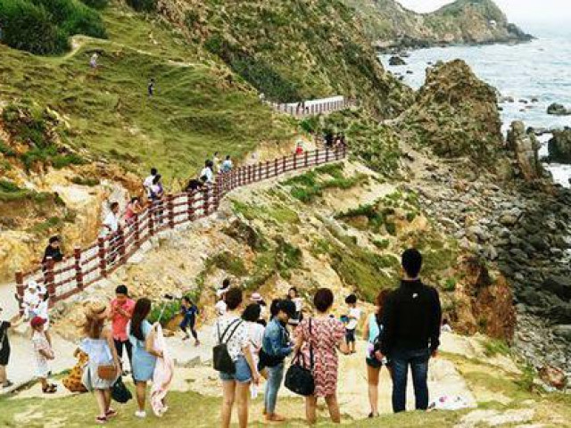 Tin tức trong ngày - Bình Định đóng cửa các điểm du lịch, tạm dừng những dịch vụ không cần thiết