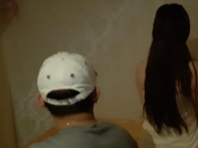 Pháp luật - Tiếp viên massage “tắm” với khách giá 1 triệu đồng