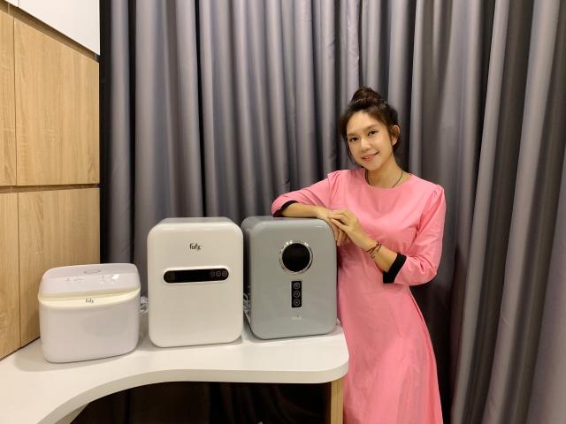 Sức khỏe đời sống - Minh Hà khiến Lý Hải "tá hỏa" khi sắm cùng lúc 3 chiếc máy tiệt trùng sấy khô UV