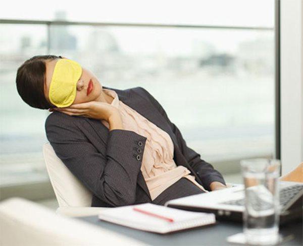 Những sai lầm dễ mắc khiến dân văn phòng dù say giấc ngủ trưa nhưng người càng thêm mệt - 3