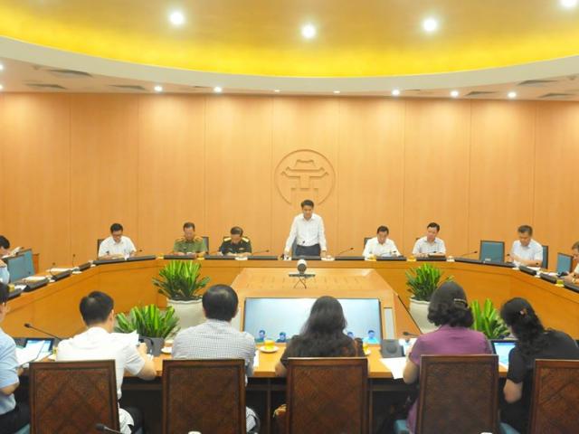 Tin tức trong ngày - Hà Nội: Từ 0h 1/8, đóng cửa quán bar, karaoke, giãn cách ở các điểm mua sắm phòng chống COVID-19