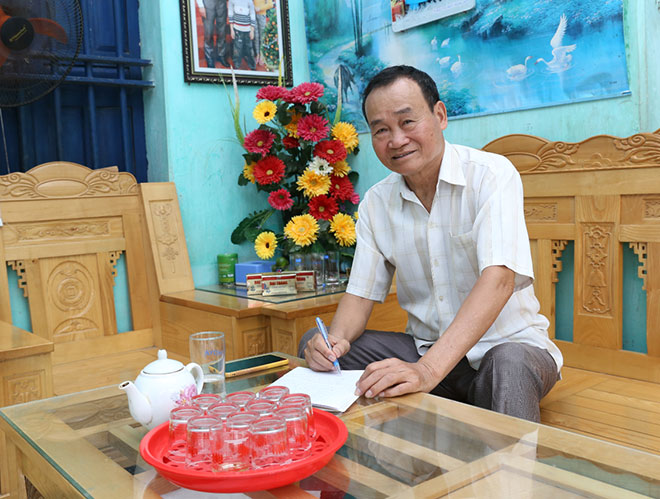 Bác Dước khỏe mạnh, vui vẻ làm thơ