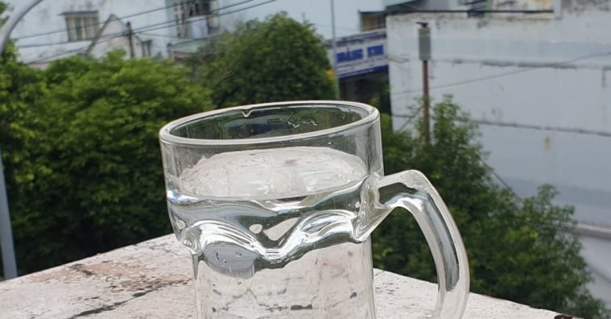 Uống đủ nước giúp tăng cường sức khỏe trong mùa COVID-19 - 1