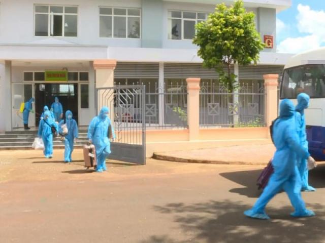 Tin tức trong ngày - Mẹ của nữ sinh viên mắc COVID-19 ở Đắk Lắk mong mọi người thấu hiểu cho con!