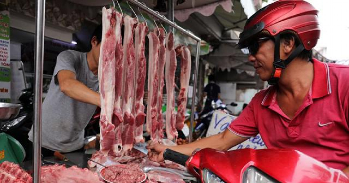 Kinh doanh - Xăng dầu, giá thịt lợn kéo lạm phát tăng cao