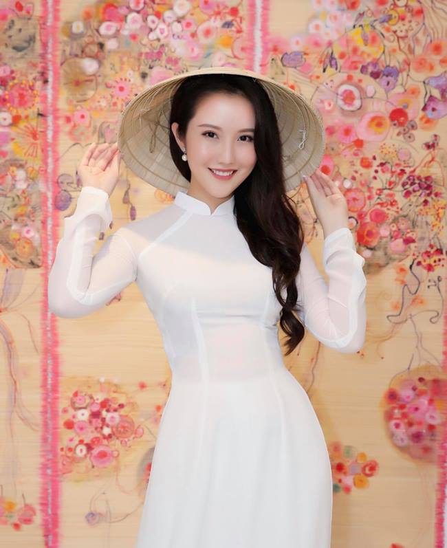 Primmy Trương là người mẫu ảnh và beauty blogger luôn nằm trong danh sách khách mời VIP của nhiều thương hiệu mỹ phẩm cao cấp.
