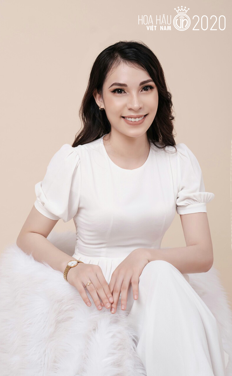 Kim Mỹ với hình ảnh gửi dự thi Hoa hậu Việt Nam gây tranh cãi.