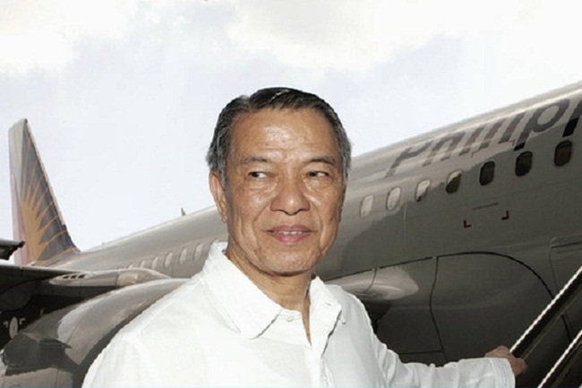Ông là Lucio Tan, 86 tuổi, tỷ phú người Philippines với khối tài sản 2 tỷ USD. Ngày nay, ông giàu có nhưng không phải ai cũng biết được rằng quá khứ cơ cực vất vả.
