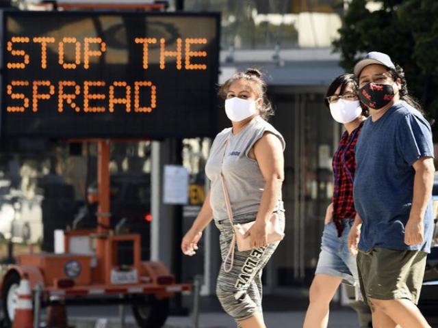 Thế giới - Thống kê 'lạnh người' về COVID-19: Số ca mới trong một tháng gần bằng nửa năm cộng lại