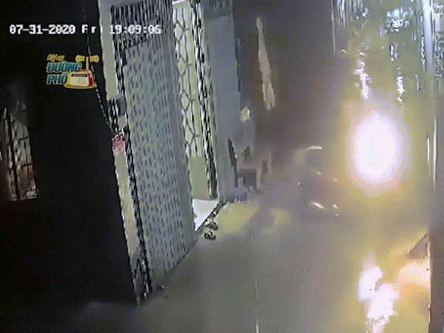 Phi thường - kỳ quặc - Video: Tên trộm xe máy bỏ chạy vào phút chót vì "pha xử lý quá cồng kềnh"