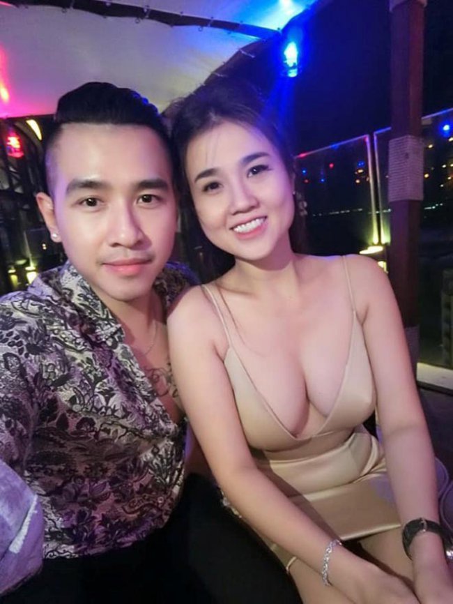 Vào cuối năm 2018, cô kết hôn lần 2 với ca sĩ Tiêu Quang - thành viên nhóm nhạc Vboys, kém cô một tuổi.

