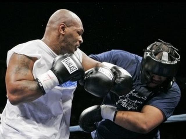 Thể thao - Mike Tyson 3 lần đấm gục võ sĩ 110kg: Vỡ nợ phải "mãi võ" kiếm tiền