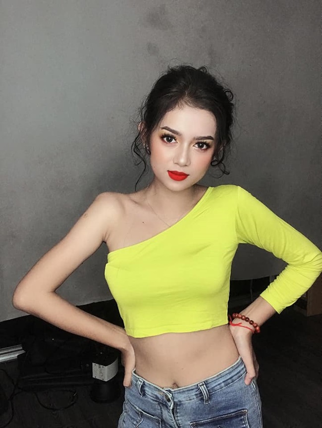 Thông thường, Thu Hà chỉ tập squats hoặc chạy bộ 15 phút mỗi ngày. 
