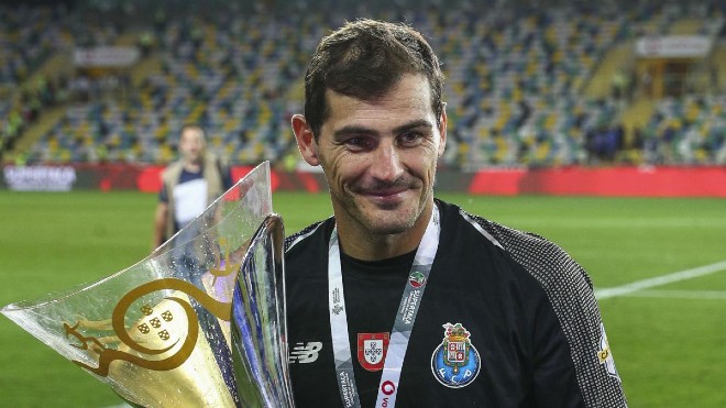 Huyền thoại Casillas suýt qua đời vì đột quỵ giải nghệ ở tuổi 39 - 1