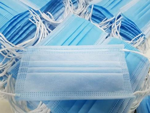 Thị trường - Tiêu dùng - Hết cơn "sốt" ảo, khẩu trang giảm giá đột ngột khiến dân buôn "khóc thét" vì ôm hàng