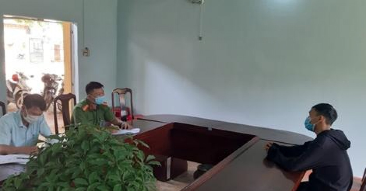 Tin tức trong ngày - Đang bị yêu cầu cách ly tại nhà, vẫn trốn ra ngoài đi chơi