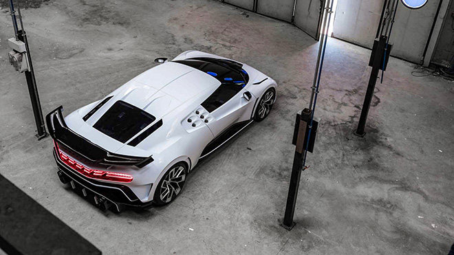CR7 chi mạnh tay sắm siêu xe 10 triệu đô Bugatti Centodieci - 8