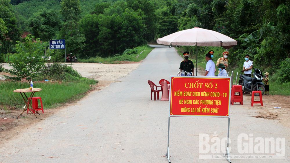 Bắc Giang đã thiết lập vùng cách ly y tế tại xã Yên Định (huyện Sơn Động) khi xuất hiện 2 ca nhiễm COVID-19. Ảnh Báo Bắc Giang.