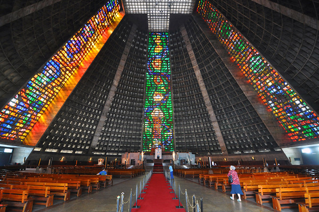 Những nhà thờ có kiến trúc ấn tượng nhất thế giới - 10