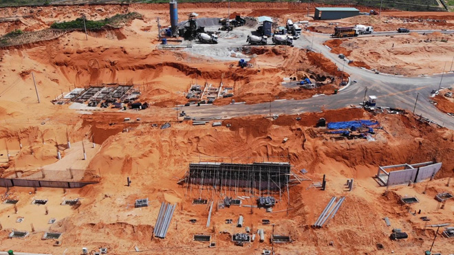 Hưng Lộc Phát đẩy mạnh thi công, công trường nhộn nhịp