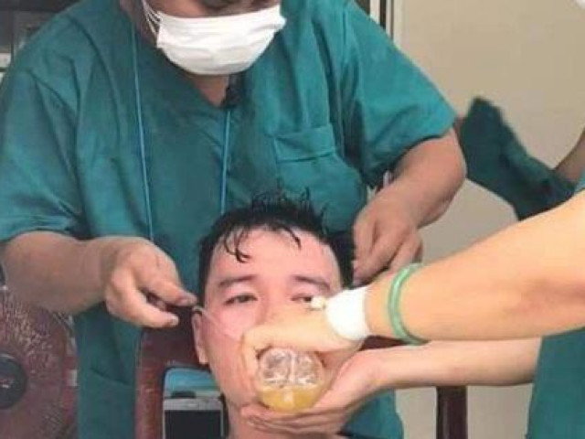 Sức khỏe đời sống - [Nhật ký từ tâm dịch Đà Nẵng] - Chuyện về "người vận chuyển" kiệt sức vì làm việc xuyên ngày đêm