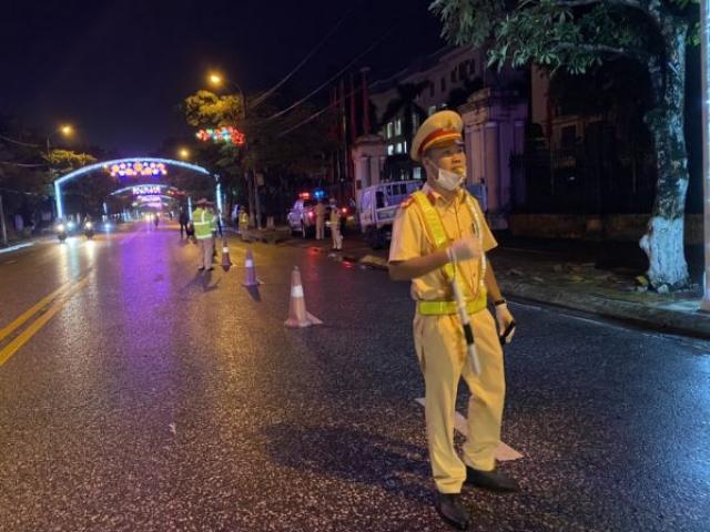 Tin tức trong ngày - Đưa vợ con về quê ngoại ăn cỗ, tài xế nói “không uống” lĩnh phạt 35 triệu