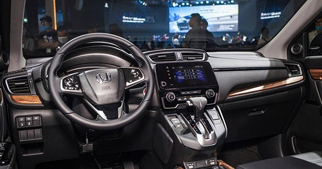 Cao hơn 69 triệu đồng, Honda CR-V bản full có gì hơn Mazda CX-5? - 7