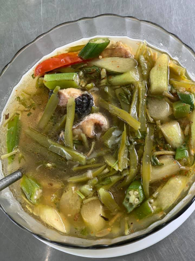Món canh xương rồng nấu cá lóc