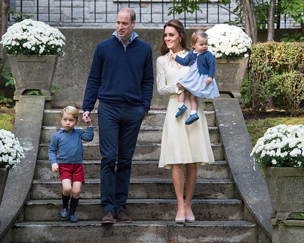 Sẵn sàng ngồi xuống đòi một đứa trẻ trả đồ chơi cho con và cách dạy con đáng nể của công nương Kate Middleton - 2