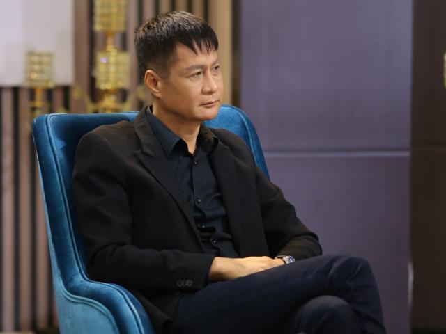 Đời sống Showbiz - Đạo diễn Lê Hoàng: "Nhiều sao nữ cố tình chọn sinh mổ, không cho con bú để giữ dáng"