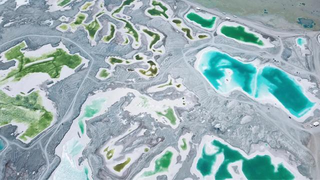 Hồ muối xanh màu ngọc lục bảo đẹp &#34;rụng tim&#34;, ít người biết đến ở TQ - 8