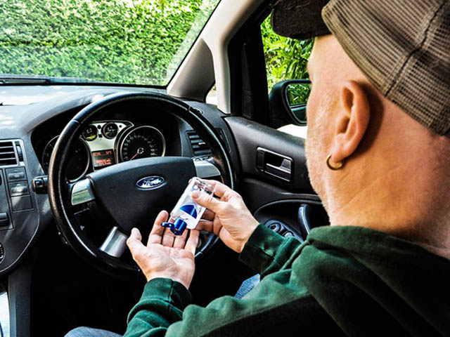 Ô tô - Tự bảo vệ sự khỏe và phòng tránh dịch Covid-19 bên trong khoan nội thất xe hơi