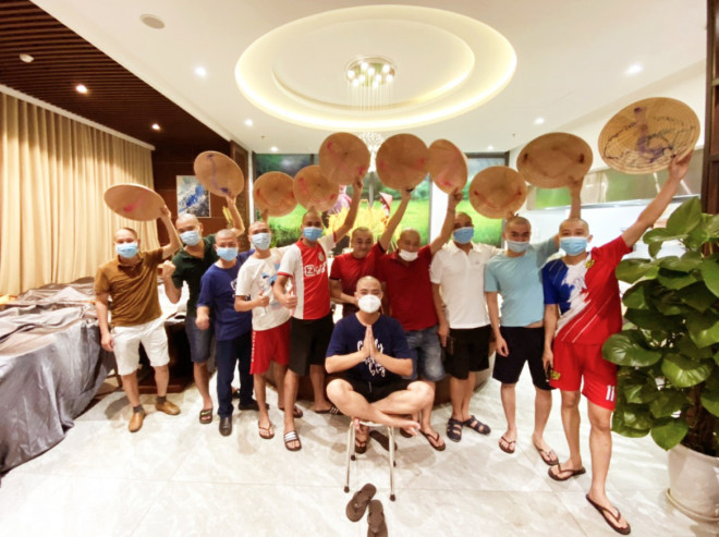 Hiện đoàn y bác sĩ TP Hải Phòng đã được phân ra thành 2 đội, 21 người nhận nhiệm vụ ở bệnh viện dã chiến Hòa Vang, 12 người sẽ nhận nhiệm vụ ở Bệnh viện Phổi