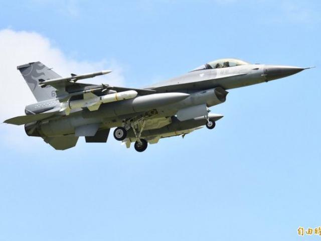Thế giới - TQ sắp tập trận đổ bộ chiếm đảo, Đài Loan răn đe bằng chiến đấu cơ F-16 cùng tên lửa chống hạm