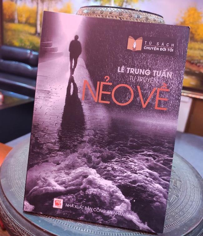 Cuốn tự truyện nổi tiếng của Lê Trung Tuấn viết về cuộc đời lầm lạc trong ma túy rồi vươn lên của chính ông.