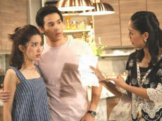 Bạn trẻ - Cuộc sống - Nghe lời mẹ bỏ bạn gái làm phục vụ ở nhà hàng, 10 năm sau gặp lại anh tự chửi mình ngu