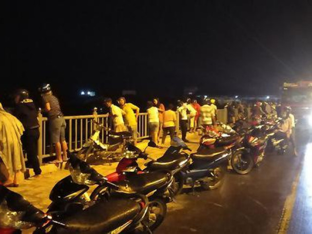 Pháp luật - Tìm kiếm nam thanh niên bỏ lại xe máy, nhảy xuống sông Dinh tự tử