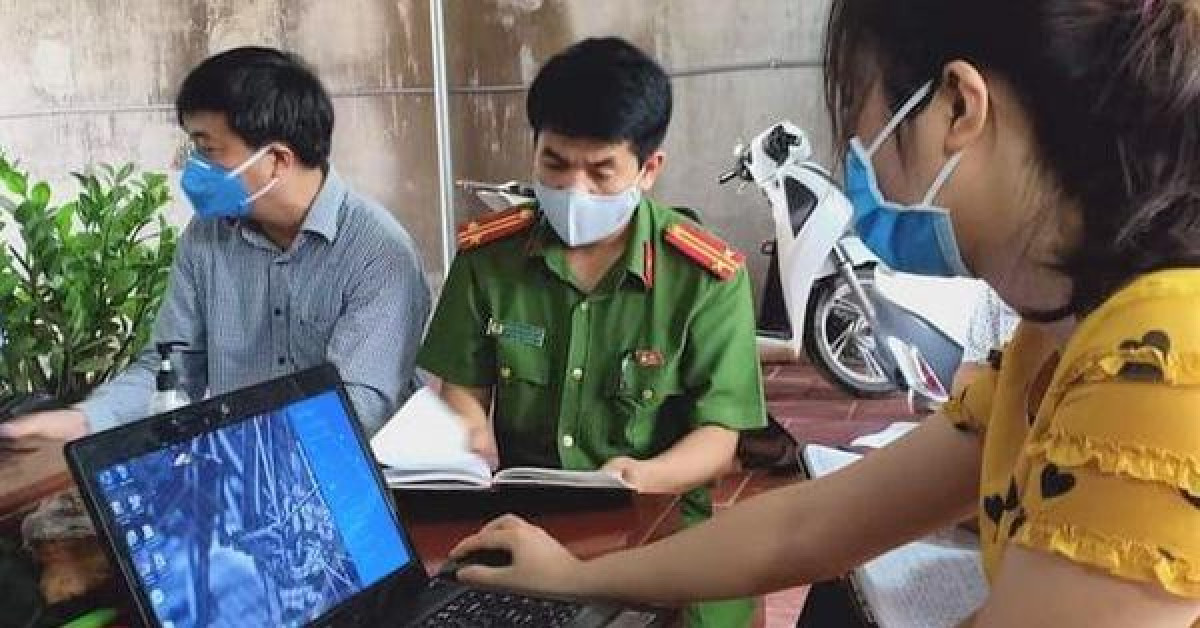 Tin tức trong ngày - Cặp vợ chồng là F1 ca Covid-19 số 785 ở Hà Nội về quê ăn giỗ, nhiều người phải cách ly